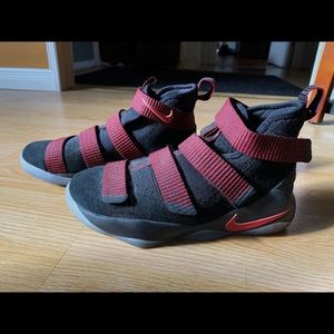 Lebron Soldier 11’s